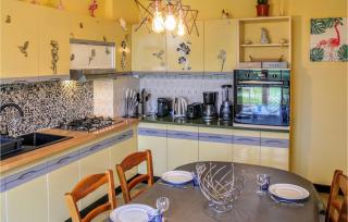 Awesome Home In Surville With Wifi - 5