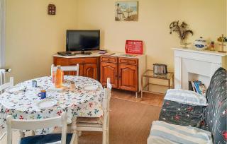 Beach Front Apartment - Vildé la Marine - 6