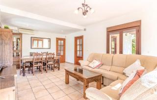Awesome Home In Iznájar - Iznájar - 1