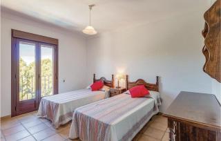 Awesome Home In Iznájar - 8