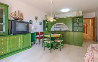 Gorgeous Apartment In Pineda De Mar - Pineda de Mar - 9