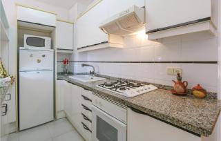 Gorgeous Apartment In Pineda De Mar - Pineda de Mar - 6