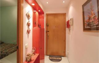 Gorgeous Apartment In Pineda De Mar - Pineda de Mar - 2