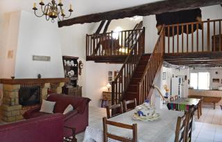 Amazing Home In Ladornac With Kitchen - La Dornac - 7