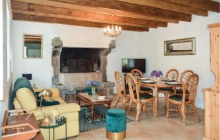 3 Bedroom Cozy Home In Trezeny - Trézény - 9
