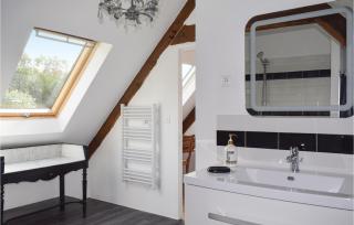 3 Bedroom Cozy Home In Trezeny - Trézény - 4