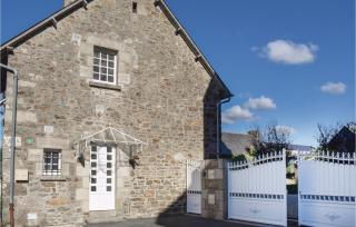 Cozy Home In Plancoët With Wifi - 1