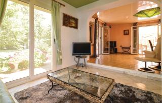 Awesome Home In Borgo - 8