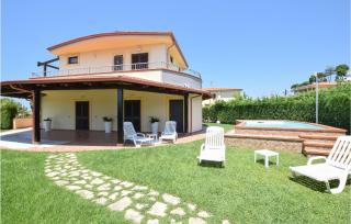Stunning Home In Sangineto Lido - 1