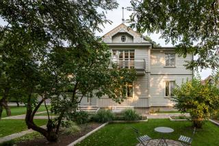 Entire interwar Villa Grabyte by pine forest on the bank of the river- 8min by car from old town - Kaunas - 9