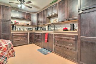 Cabin Apt with Smoky Mtn Views and Private Patio! - 1