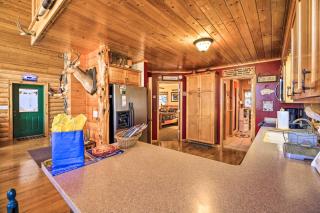 River Dream Cabin on New River with Deck, Fire Pit - 3