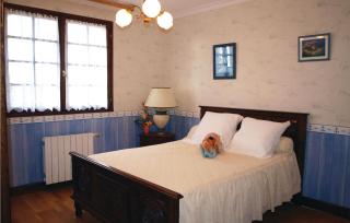 4 Bedroom Cozy Home In Yvias - 3