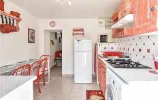 Stunning Home In St Avaugourd Des Lande - 8
