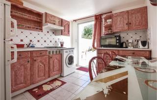 Stunning Home In St Avaugourd Des Lande - 7