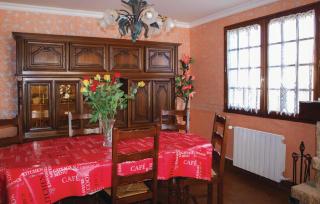 4 Bedroom Cozy Home In Yvias - Yvias - 8