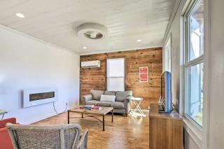 Contemporary San Antonio Home with Private Yard - San Antonio - 5