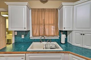 Less Than 1 Mi to Downtown Lillington Home with Deck - Lillington - 3