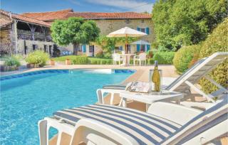 Amazing Home In Suaux - Chichiat - 0