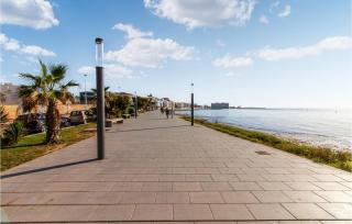 Beautiful Apartment In Torrevieja - Torrevieja - 2