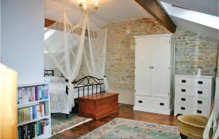Awesome Home In Paizay Naudouin - 3