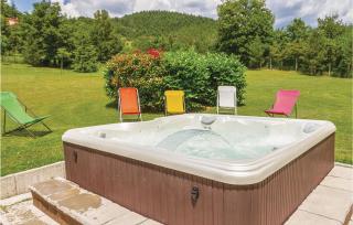 Amazing Home In Partina Ar With Jacuzzi - Soci - 3