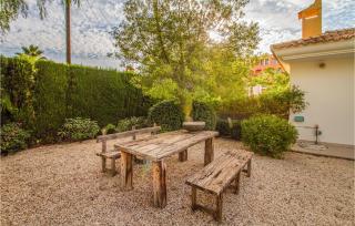 4 Bedroom Lovely Home In Alacant - 4