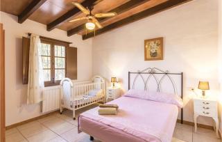13 Bedroom Cozy Home In Sayalonga - Sayalonga - 9