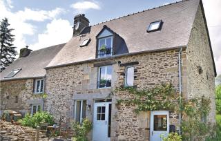 Beautiful Home In Sougeal With Kitchen - Sougéal - 0