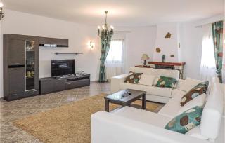 5 Bedroom Amazing Home In Miami Platja - Miami Platja - 9