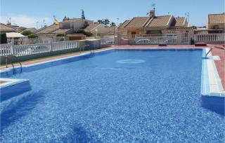 2 Bedroom Lovely Home In Torrevieja - Torrevieja - 4