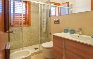 Stunning Apartment In Marina Di Ragusa - Marina di Ragusa - 3