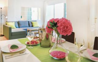 Stunning Apartment In Marbella - Marbella - 2