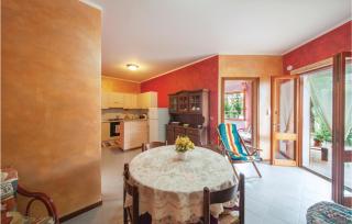Stunning Apartment In Porto Alabe - 8