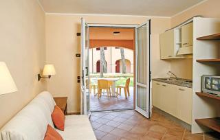 Amazing Apartment In Puntone Gr - 8