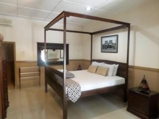 Ndalem Suratin Guesthouse - Yogyakarta - 7