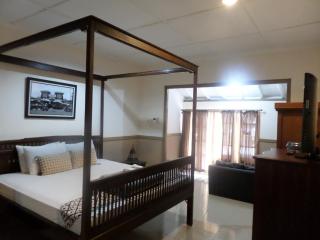 Ndalem Suratin Guesthouse - Yogyakarta - 3
