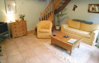 2 Bedroom Beautiful Home In Embry - 2