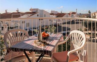 Amazing Apartment In Torrevieja - Torrevieja - 8