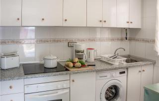 Amazing Apartment In Torrevieja - 9