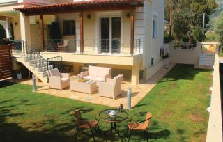 Nice Home In Nea Makri With Kitchen - 8