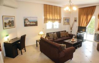 Nice Home In Nea Makri With Kitchen - 9