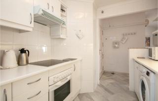 Gorgeous Apartment In Calahonda - Sitio de Calahonda - 5