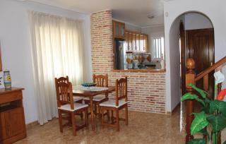 Beautiful Home In Guardamar Del Segura - 4