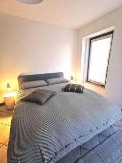 Old Town Apartment with Terrace - Live Love Lake - 9