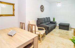 2 Bedroom Nice Apartment In Córdoba - 7