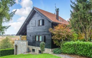 3 Bedroom Cozy Home In Karlovac - Karlovac - 1