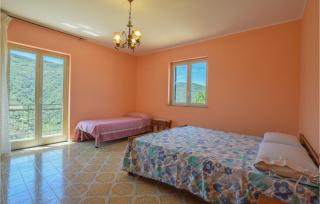 2 Bedroom Beautiful Home In Sinagra - 8
