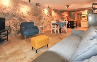2 Bedroom Amazing Home In Apt - Apt - 7