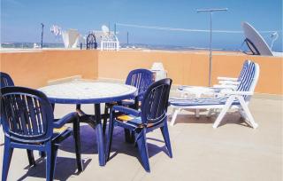 Beautiful Apartment In Torrevieja - 7